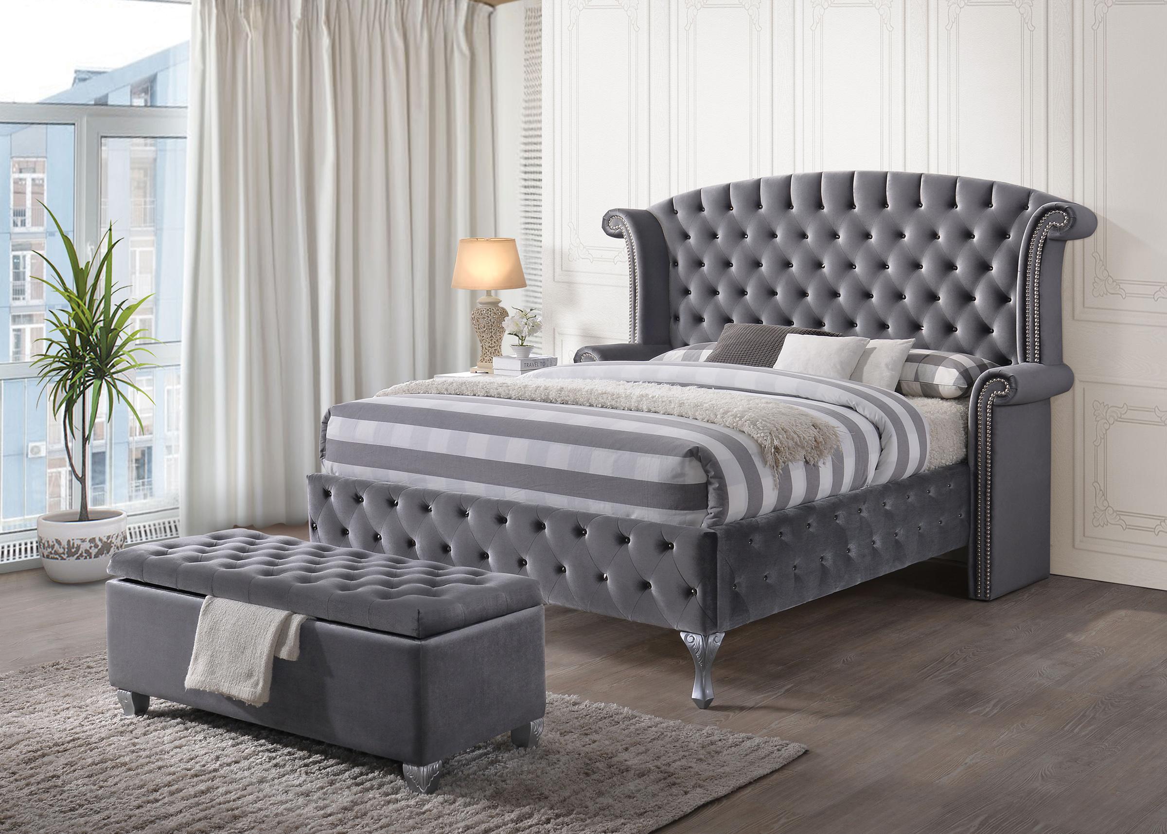 

        
Acme Furniture Rebekah-25820Q Platform Bed Gray Velvet 00840412156892
