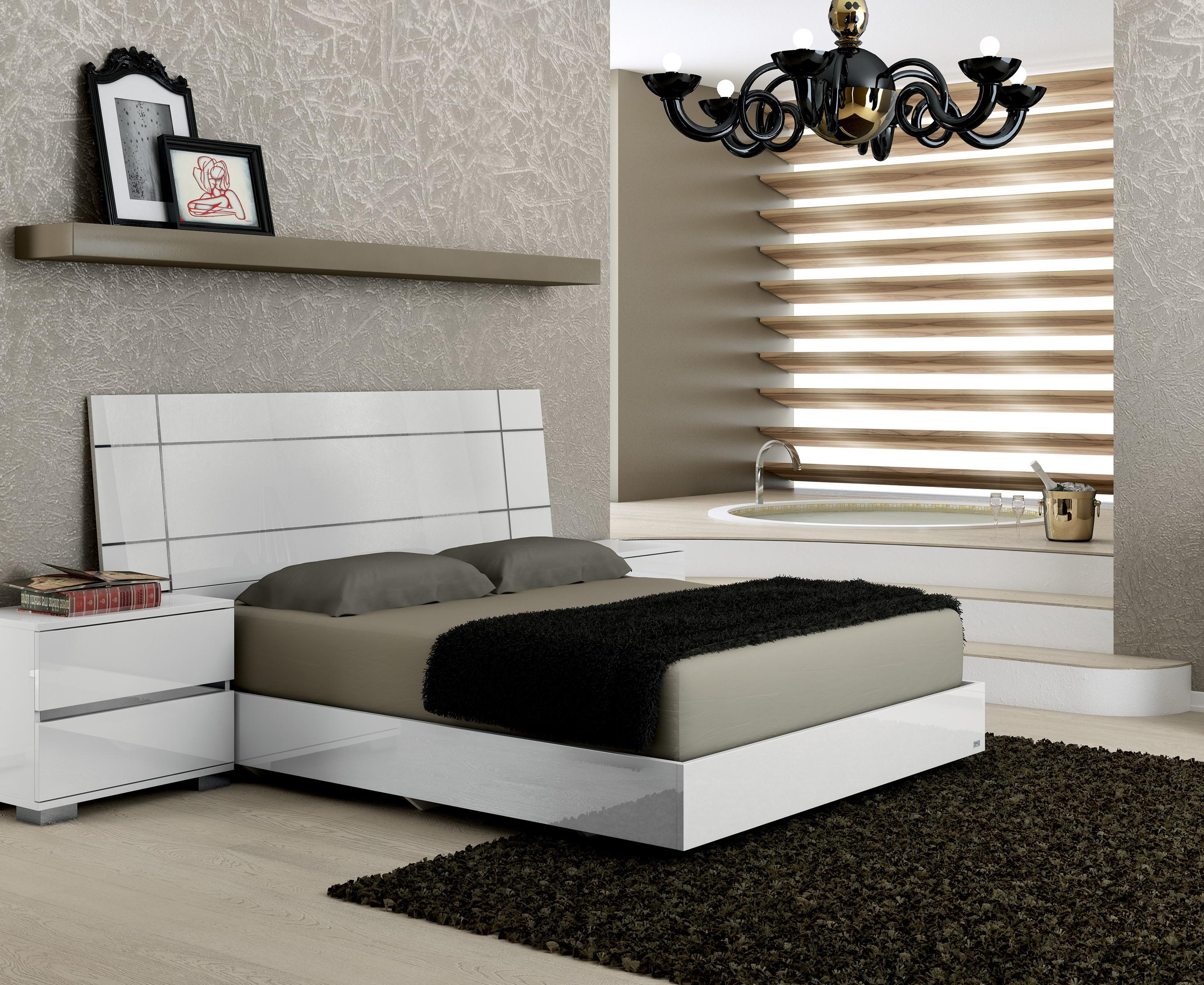 

    
At Home USA Dream White High Gloss Lacquer Queen Bed Contemporary Made in Italy
