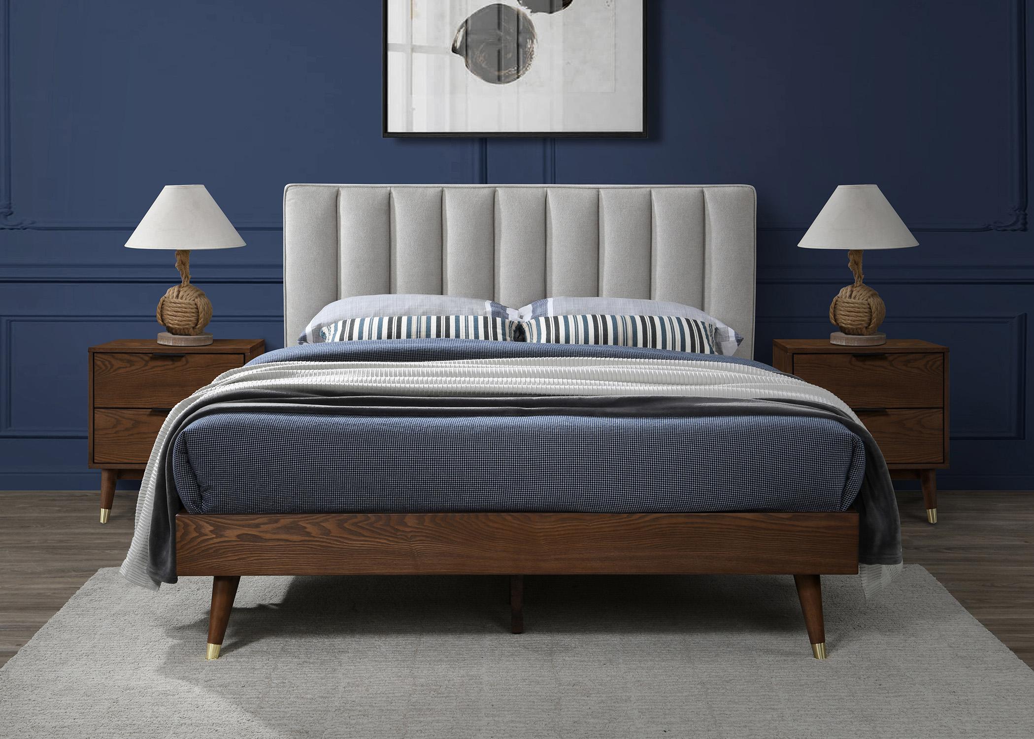 

        
Meridian Furniture VANCE Beige-K Platform Bed Walnut/Beige Fabric 704831407525
