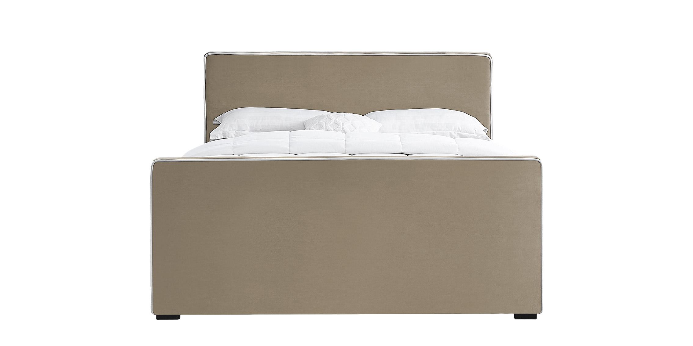 

        
Meridian Furniture DILLARD DillardBeige-Q Platform Bed Beige Velvet 094308265667
