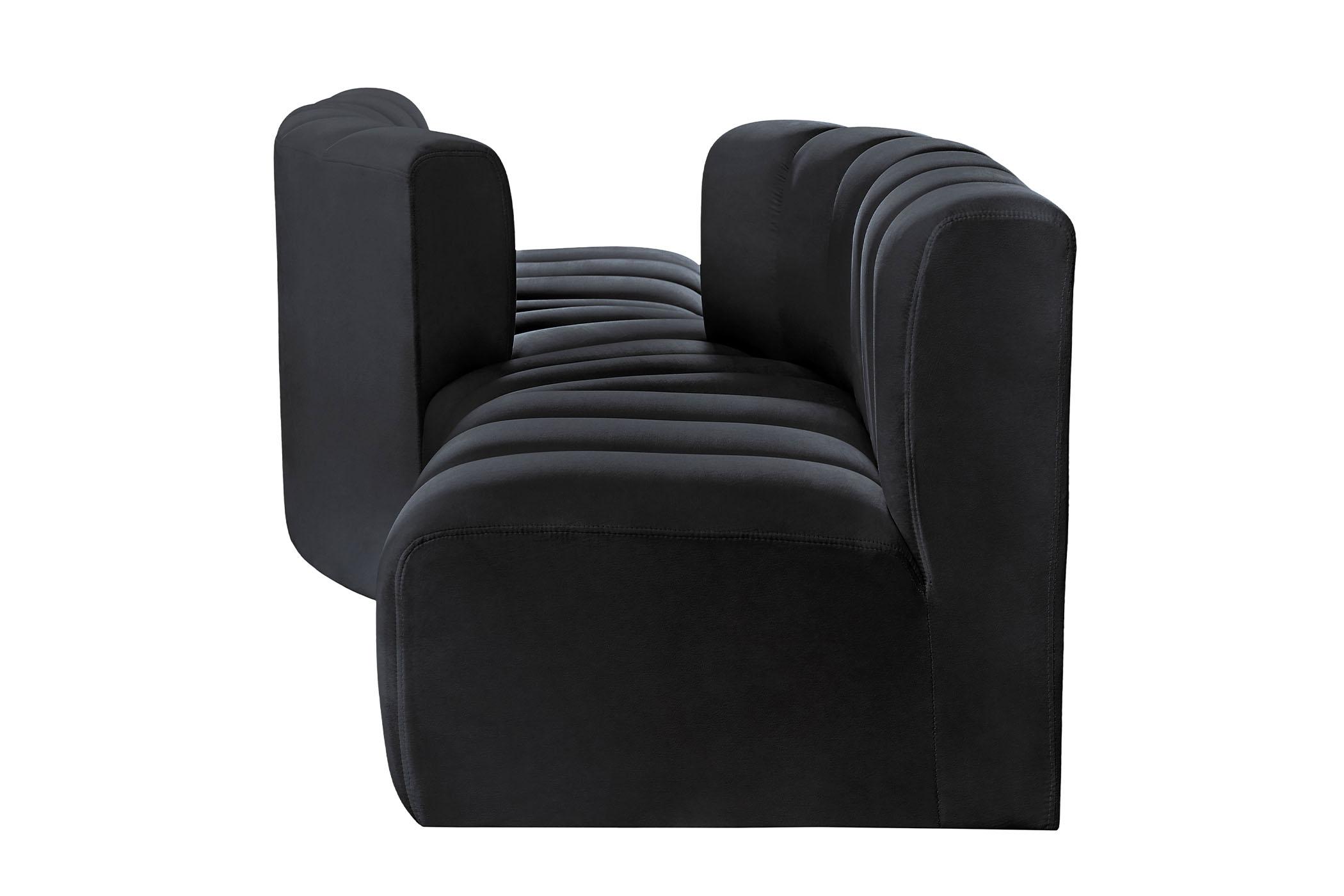 

        
Meridian Furniture ARC 103Black-S4A Modular Sectional Sofa Black Velvet 094308298733
