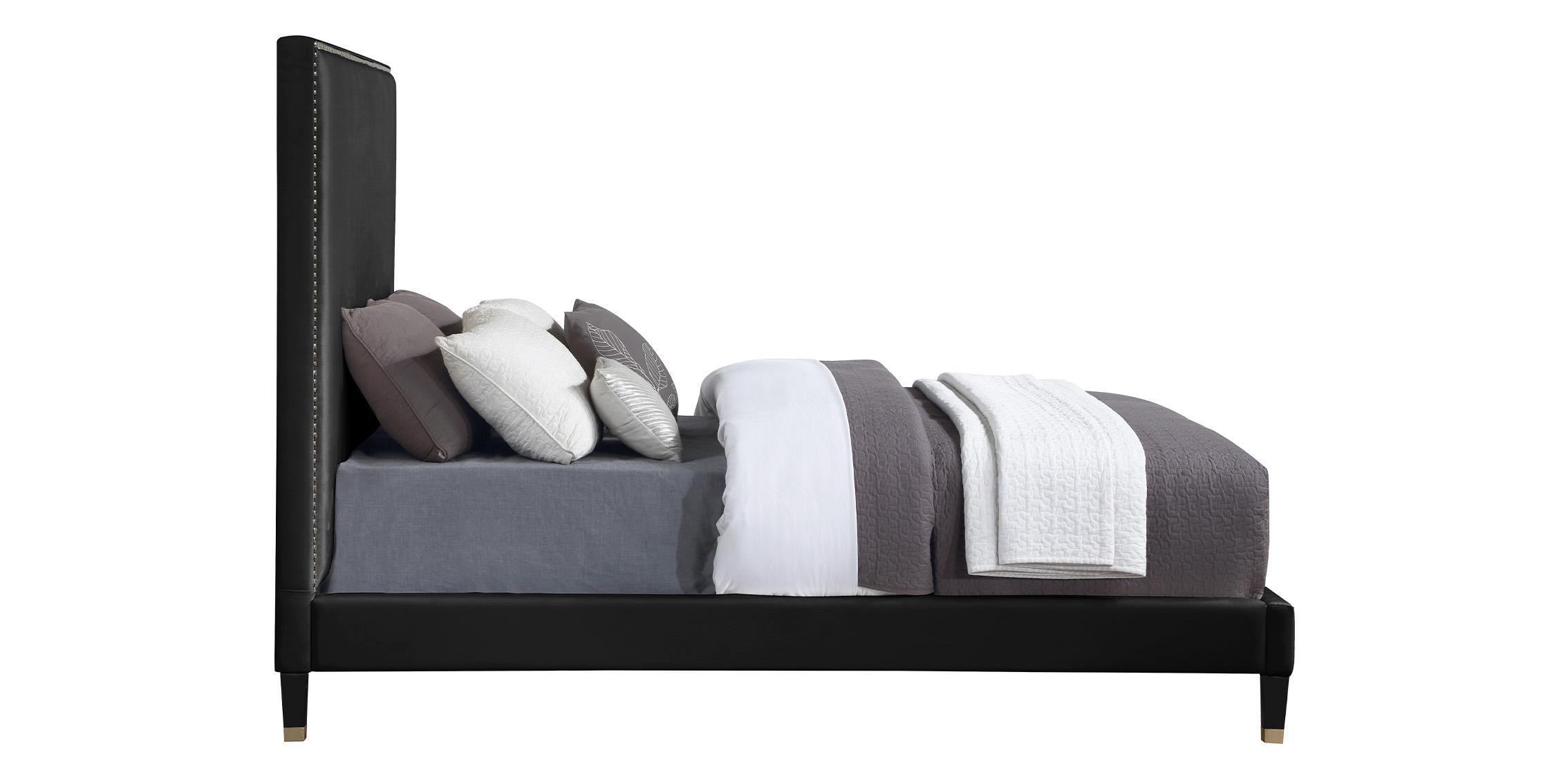 

    
Meridian Furniture HARLIE HarlieBlack-F Platform Bed Black HarlieBlack-F
