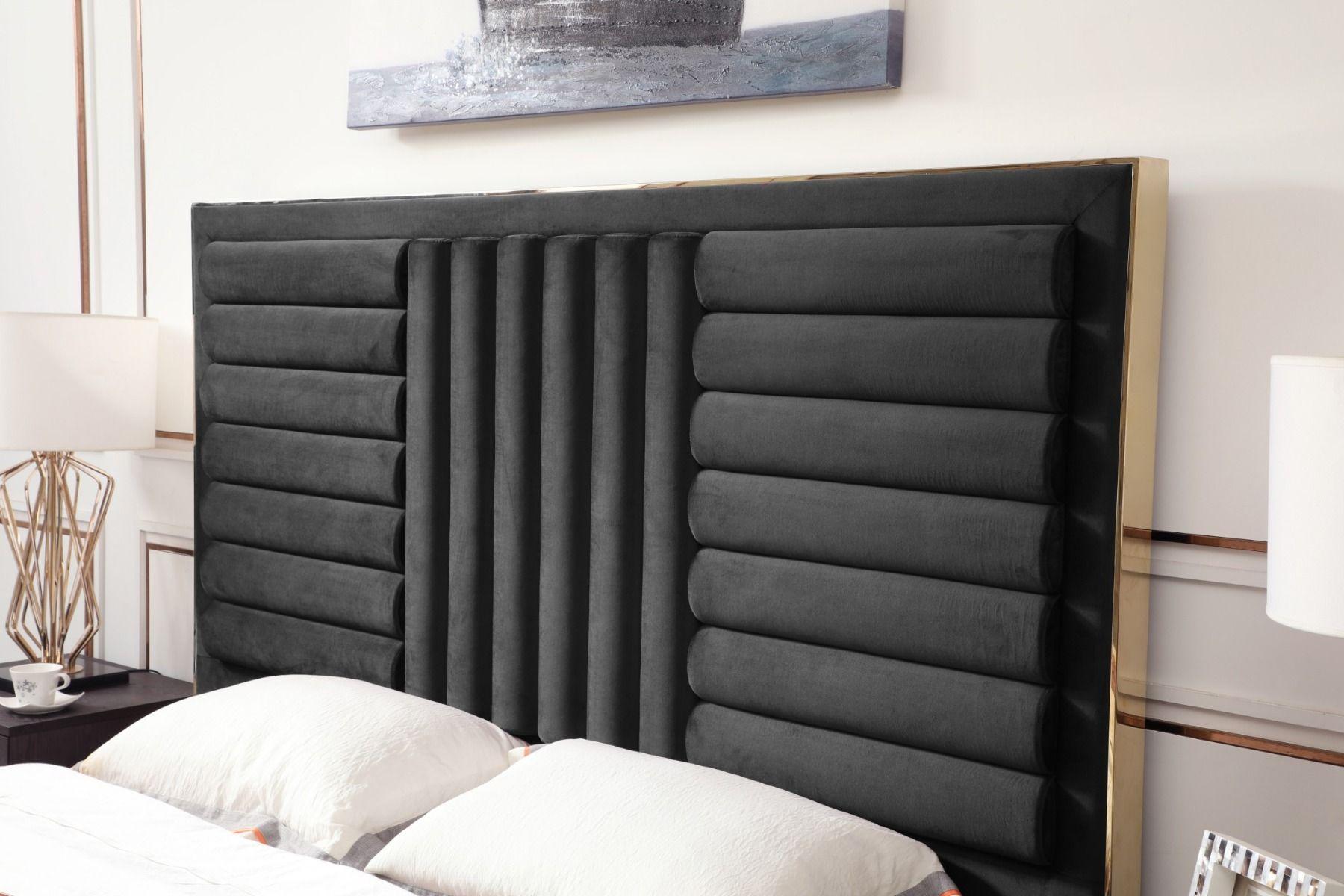 

    
VIG Furniture Daystar Panel Bedroom Set Black VGVCBD1905-19-BLK-BED-EK-3pcs
