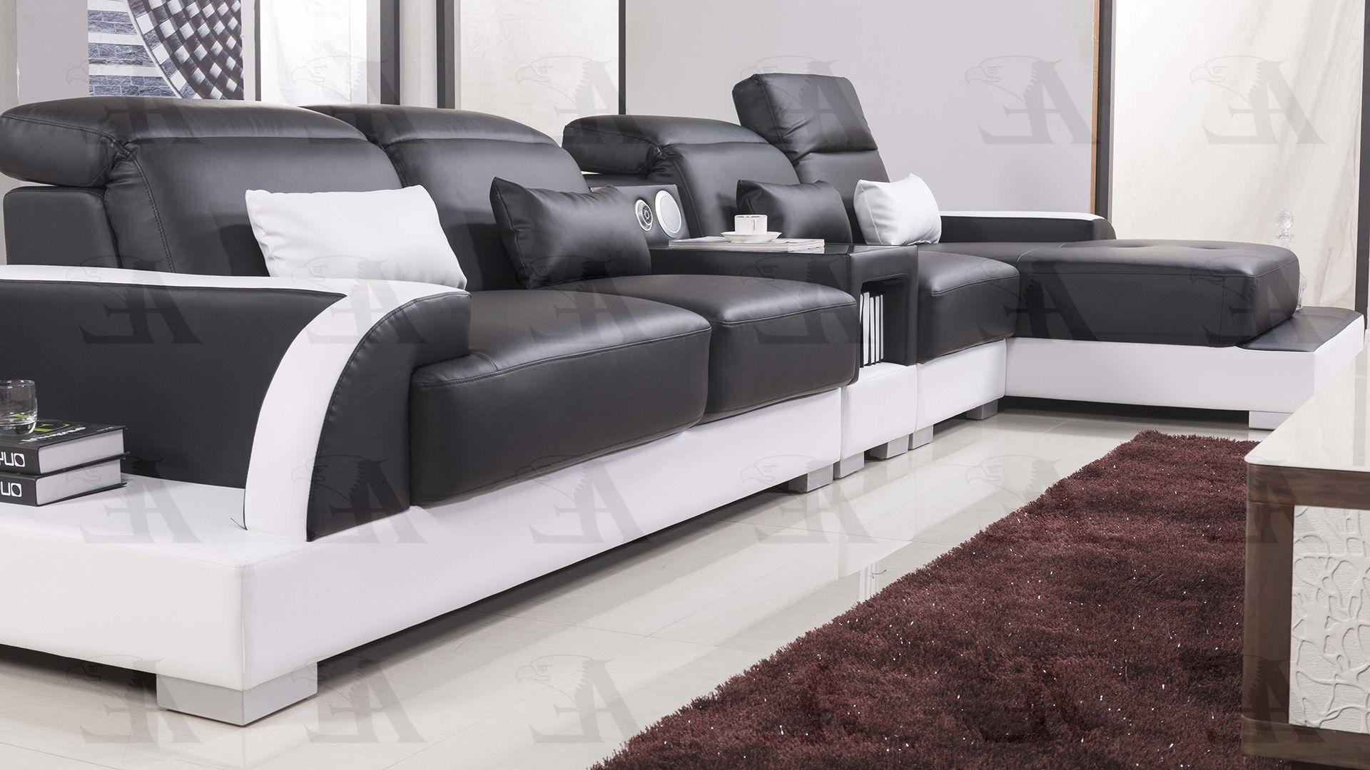 

    
American Eagle Furniture AE-LD812-BK.W Sectional Sofa White/Black AE-LD812R-BK.W
