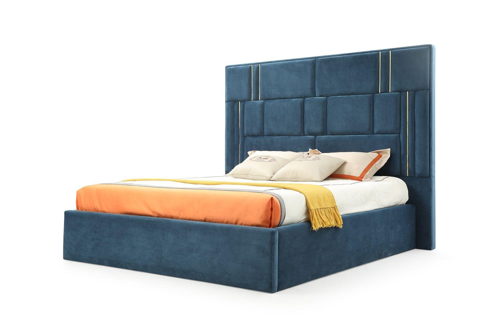 

    
VIG Furniture Adonis Panel Bedroom Set White/Blue VGVCBD096-19-Q-3pcs
