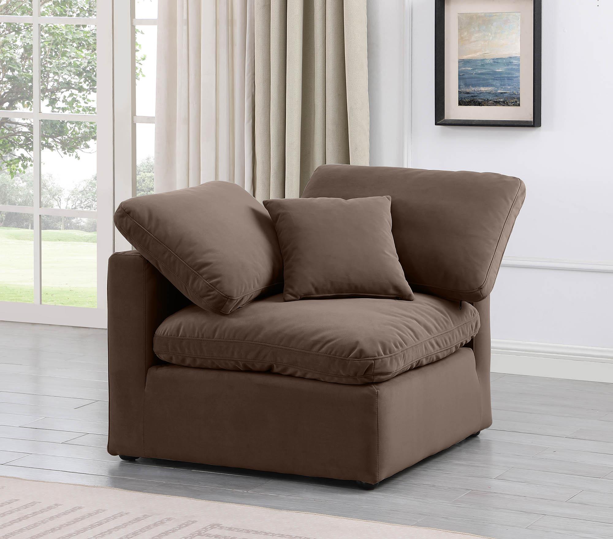 

    
Brown Velvet Corner Chair INDULGE 147Brown-Corner Meridian Contemporary Modern
