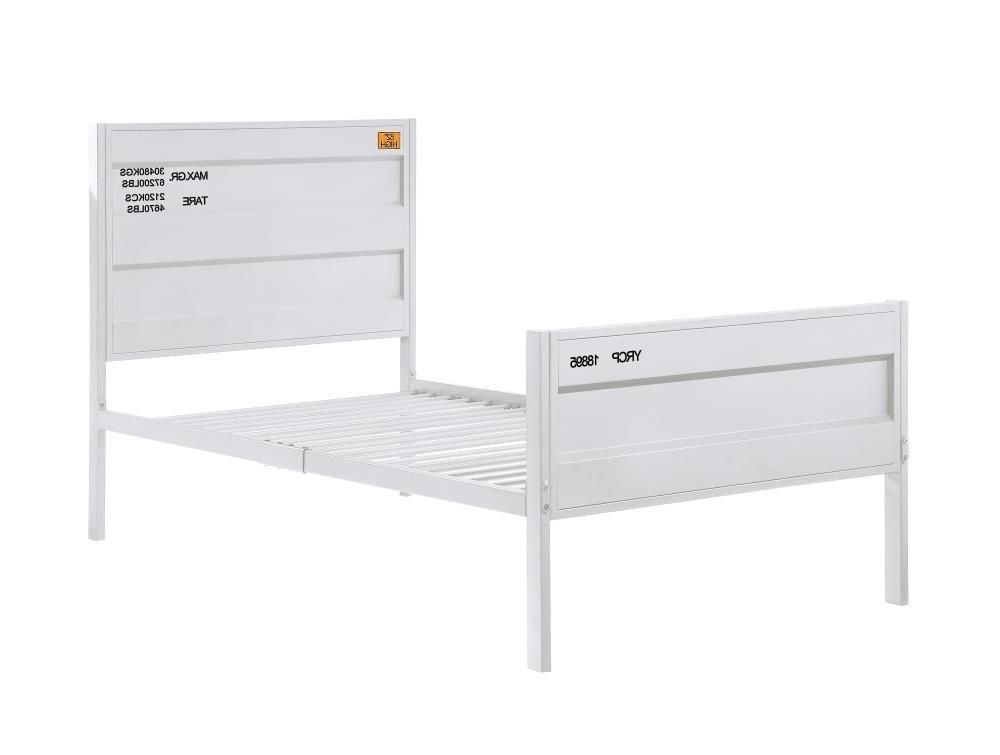Contemporary Full bed Cargo 35905F in White 