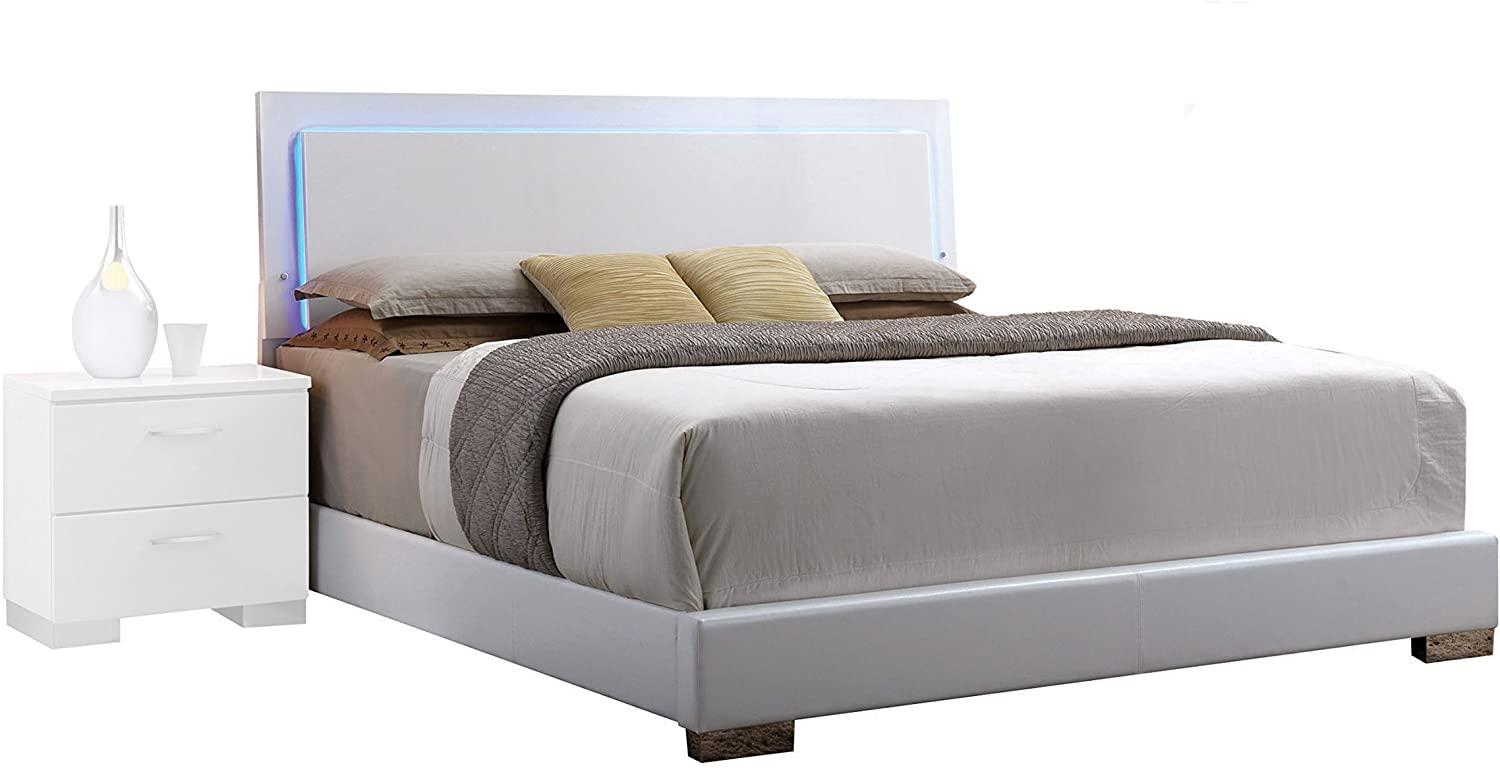 Contemporary Queen Bed Lorimar 22640Q in White PU