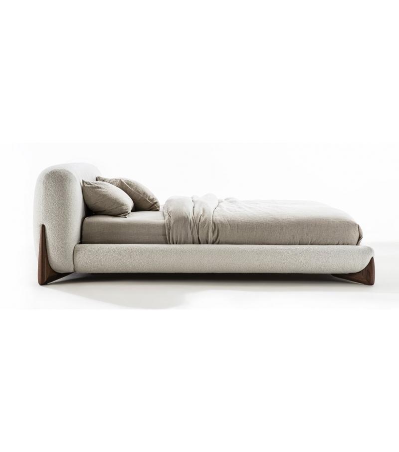 

    
VIG Furniture Fleury Bed Clear/Walnut VGCS-21073-BED
