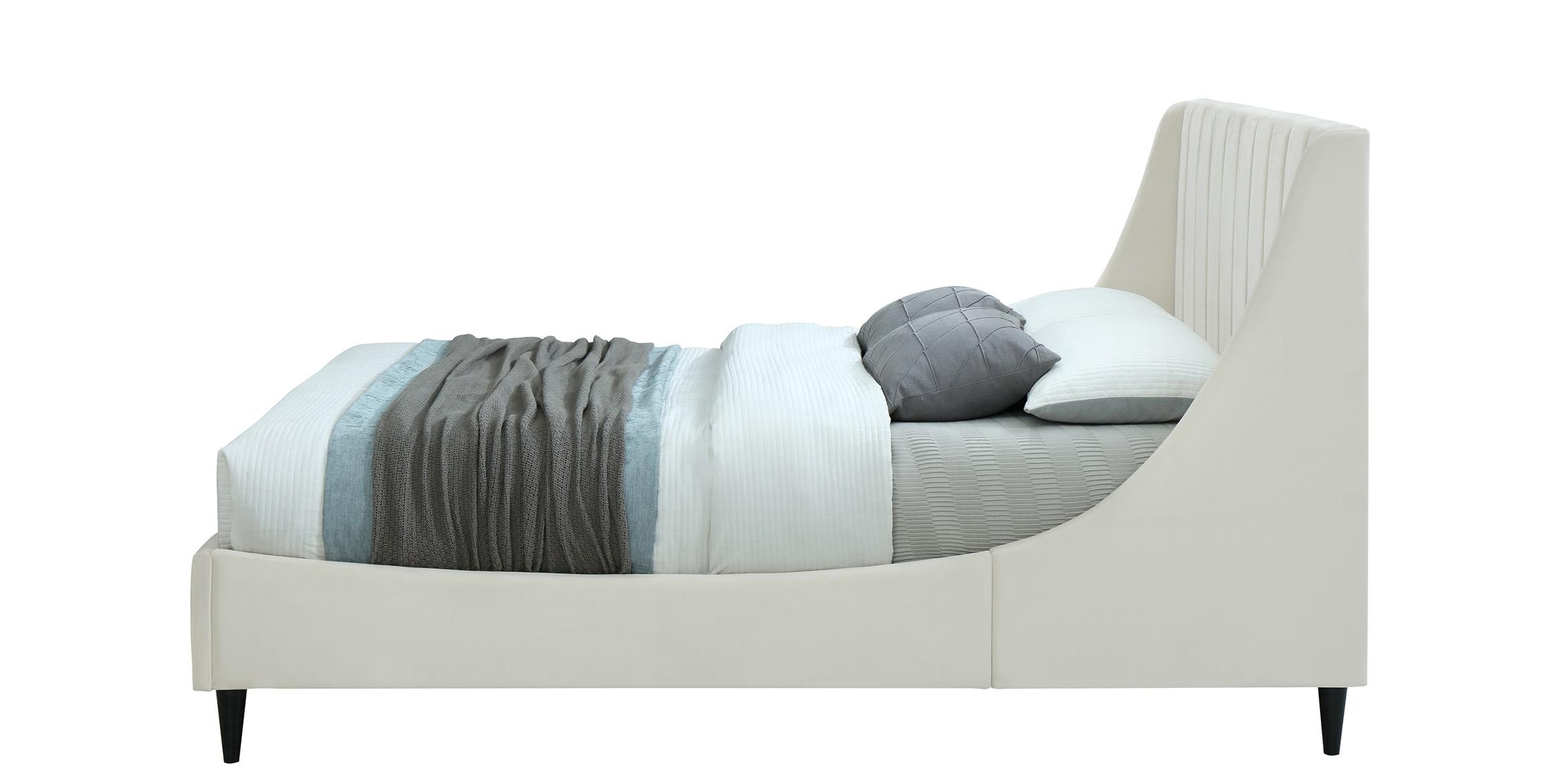 

    
EvaCream-K Meridian Furniture Platform Bed
