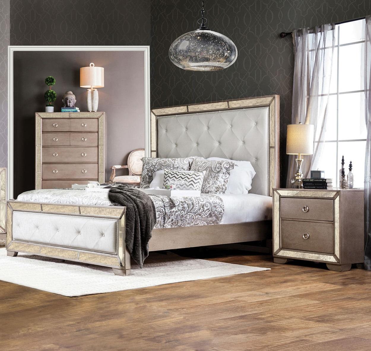 

    
Glam Champagne Solid Wood CAL Bedroom Set 3pcs Furniture of America CM7195 Loraine
