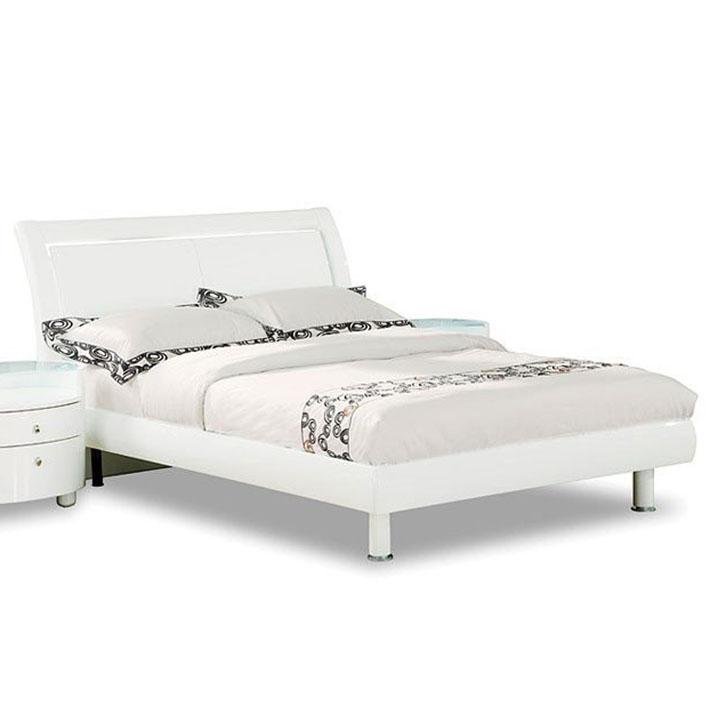 

    
White High Gloss Finish Platform King Size Bed Cosmo Global United
