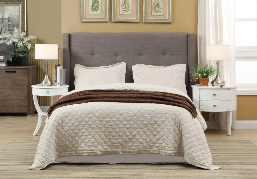 

    
Gray Textural Linen Fabric PLATFORM King Bed MADELEINE by Modus Furniture
