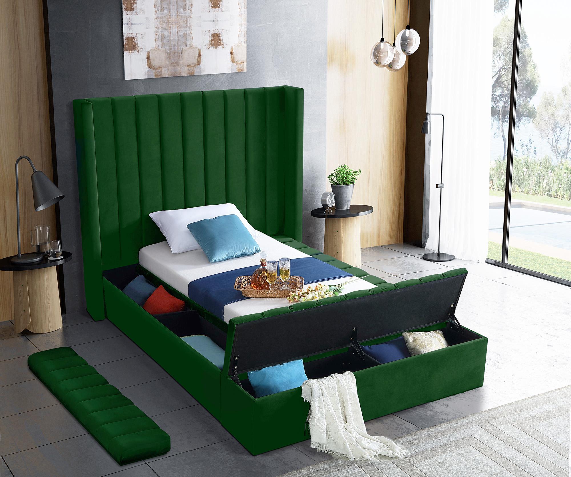 

        
Meridian Furniture KIKI Green-T Storage Bed Green Velvet 704831402353
