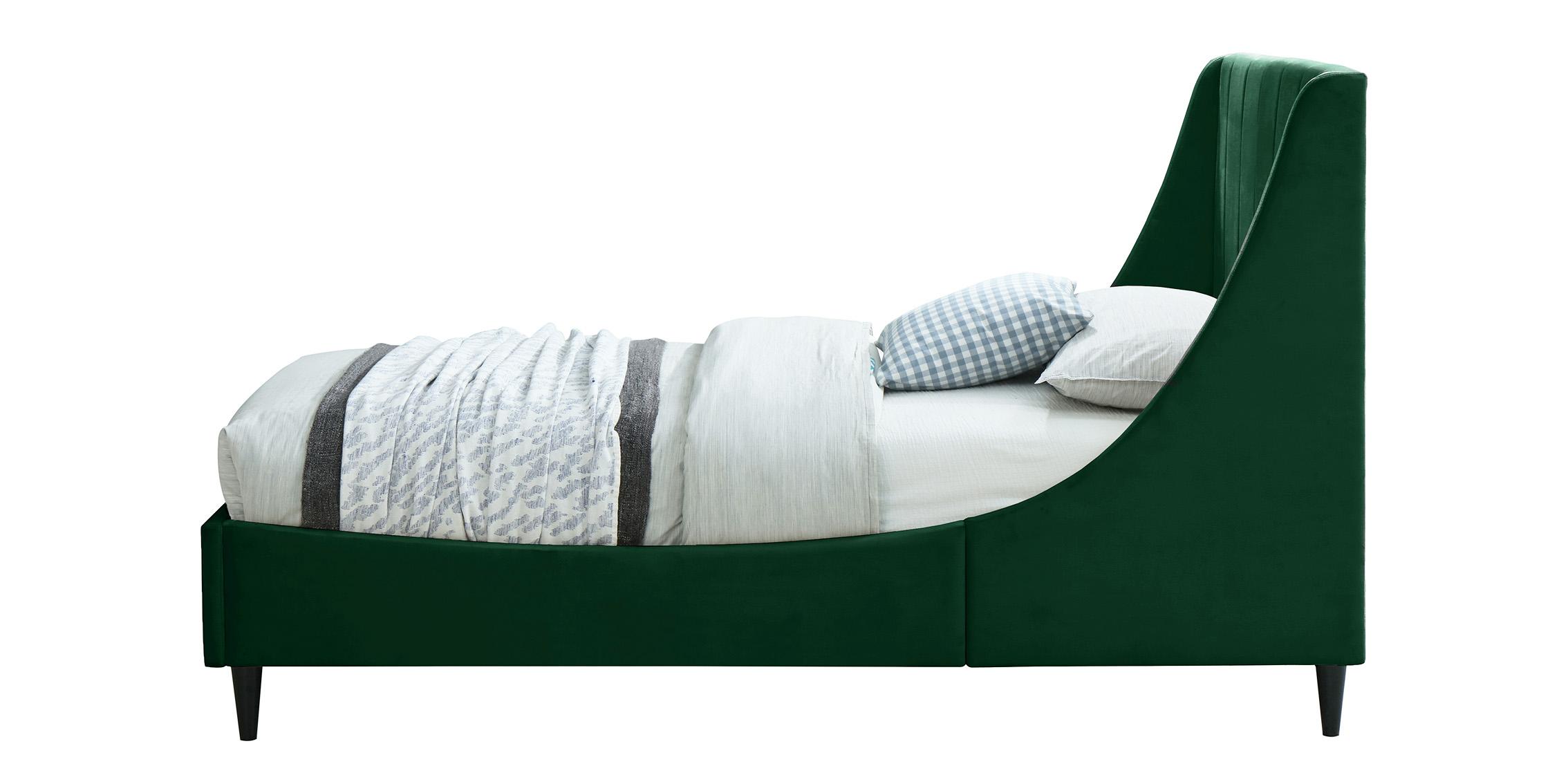 

    
EvaGreen-T Meridian Furniture Platform Bed
