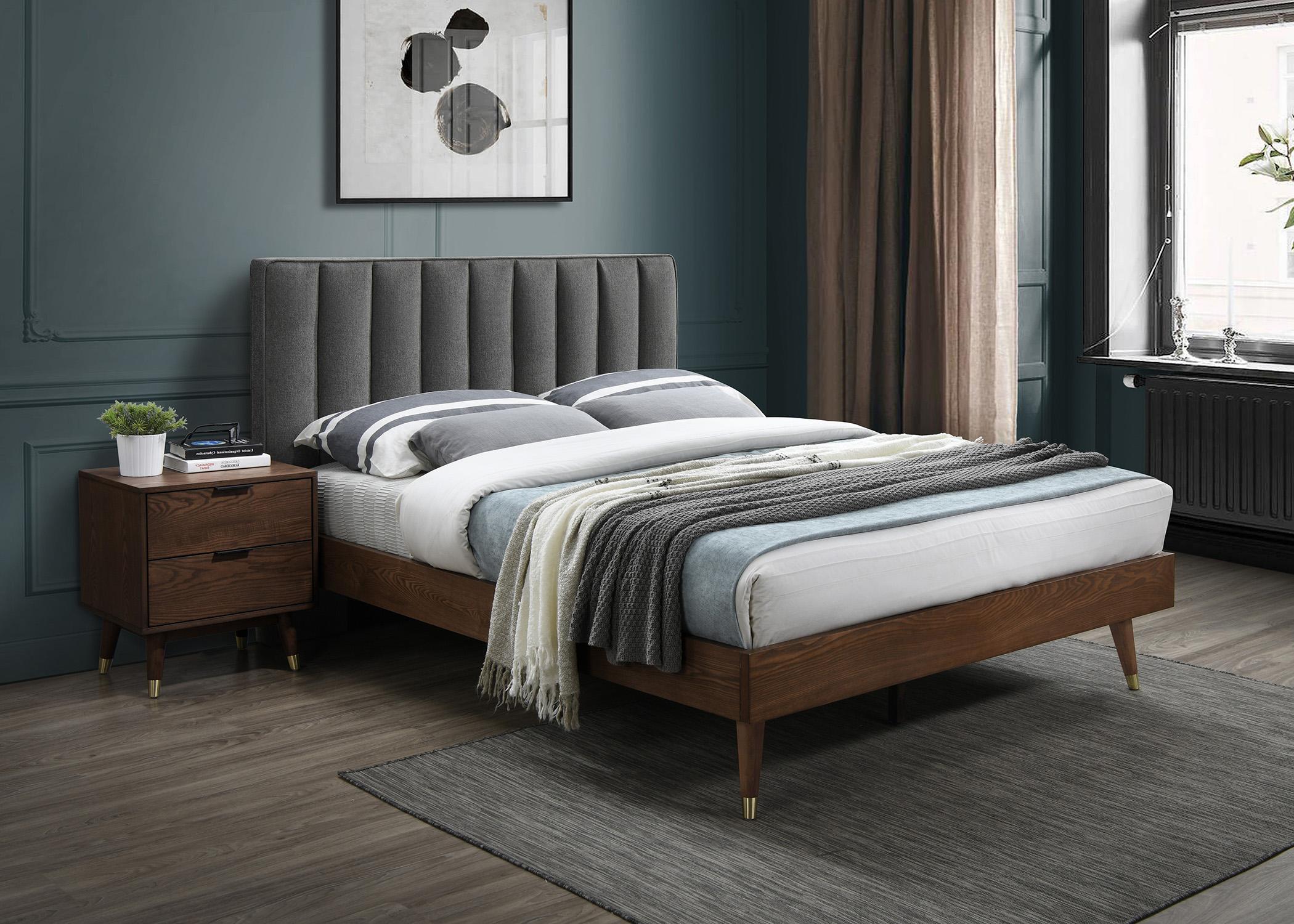 

    
Meridian Furniture VANCE Grey-K Platform Bed Chrome/Gray VanceGrey-K
