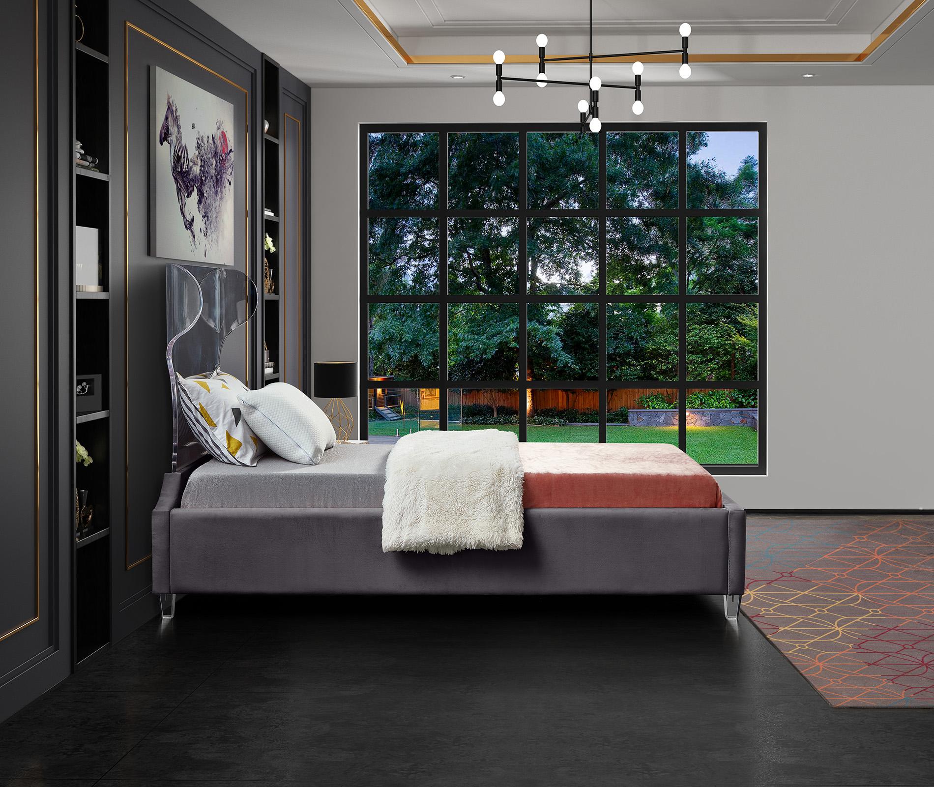 

        
Meridian Furniture GHOST GhostGrey-T Platform Bed Gray Fabric 753359803258
