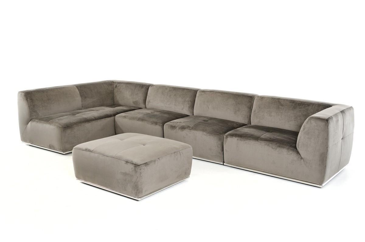 

    
VGKK2388-LAF-C-649 VIG Furniture Sectional Sofa Set
