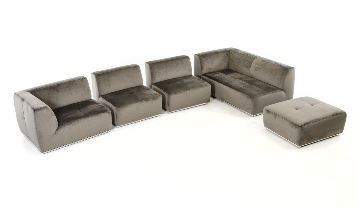 

    
VIG Furniture Hawthorn Sectional Sofa Set Gray VGKK2388-RAF-C-649
