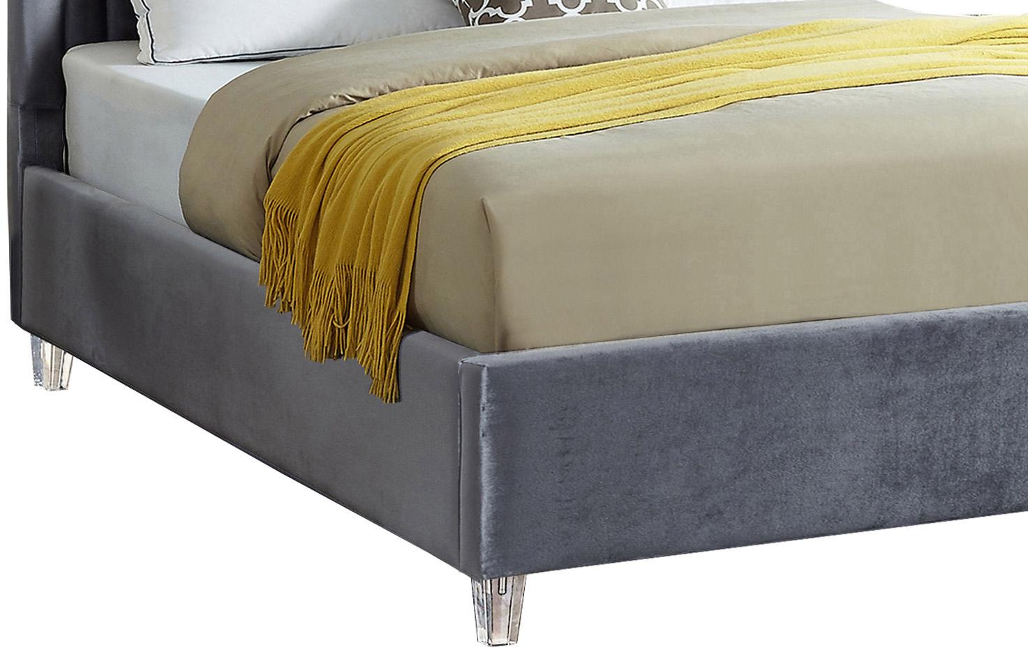 

        
Meridian Furniture Candace CandaceGrey-T Platform Bed Gray Velvet 647899949555
