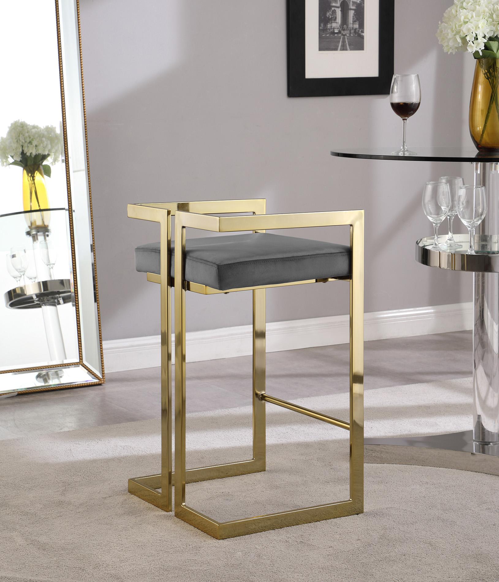 

    
Meridian Furniture EZRA 912Grey Counter Stool Set Gray/Gold 912Grey-C-Set-2
