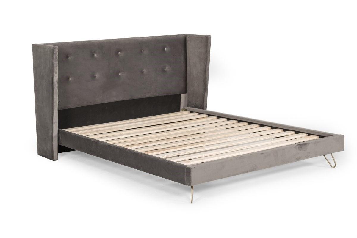 

    
Grey Velvet & Gold Queen Size Panel Bed by VIG Nova Domus Bryan
