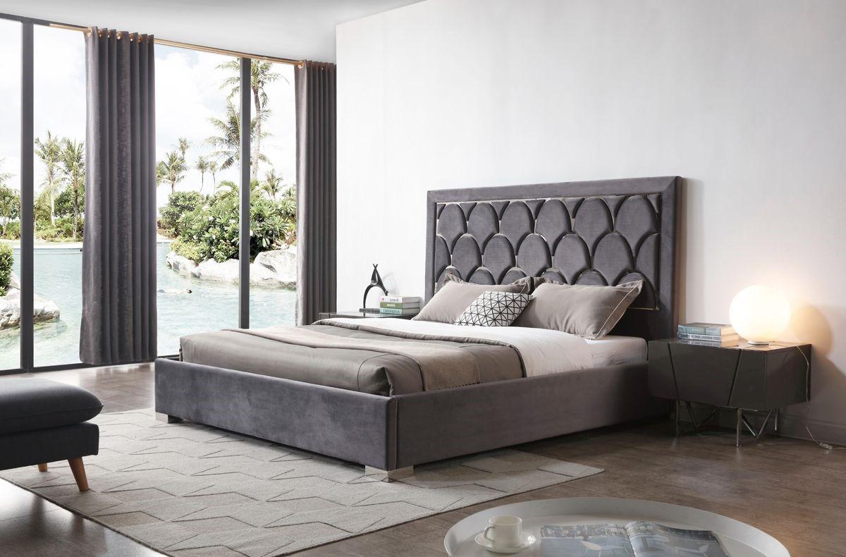 Contemporary, Modern Panel Bed Soria VGVCBD1801-GRY in Gray Velvet