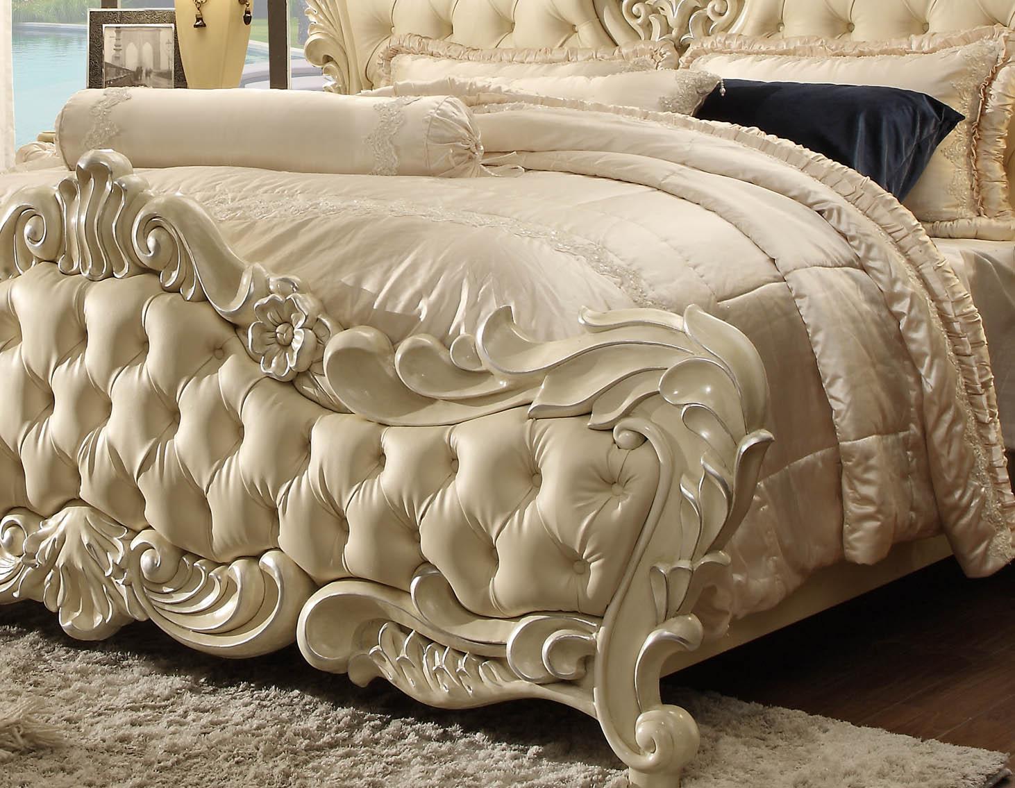 

    
Luxury Pearl Cream Carved Wood King Bed Traditional Homey Design HD-5800
