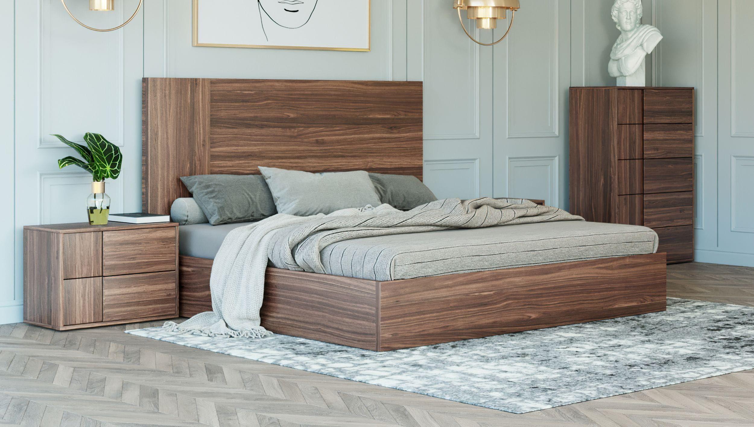 

    
Walnut Queen Size Panel Bed by VIG Nova Domus Asus
