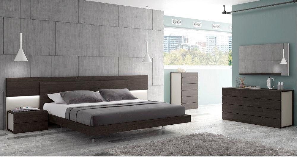Contemporary Platform Bedroom Set Maia SKU17867221-Q-Set-3 in Light Gray, Wenge 