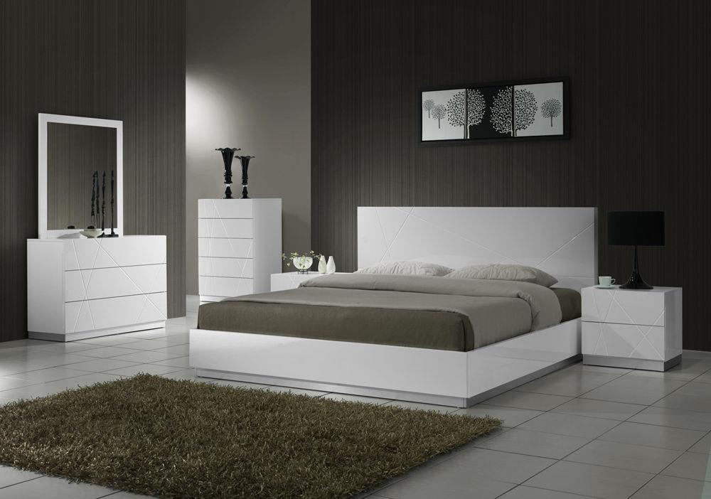 

    
Contemporary White Lacquer Finish Platform King Size Bedroom Set 3Pcs J&M Naples
