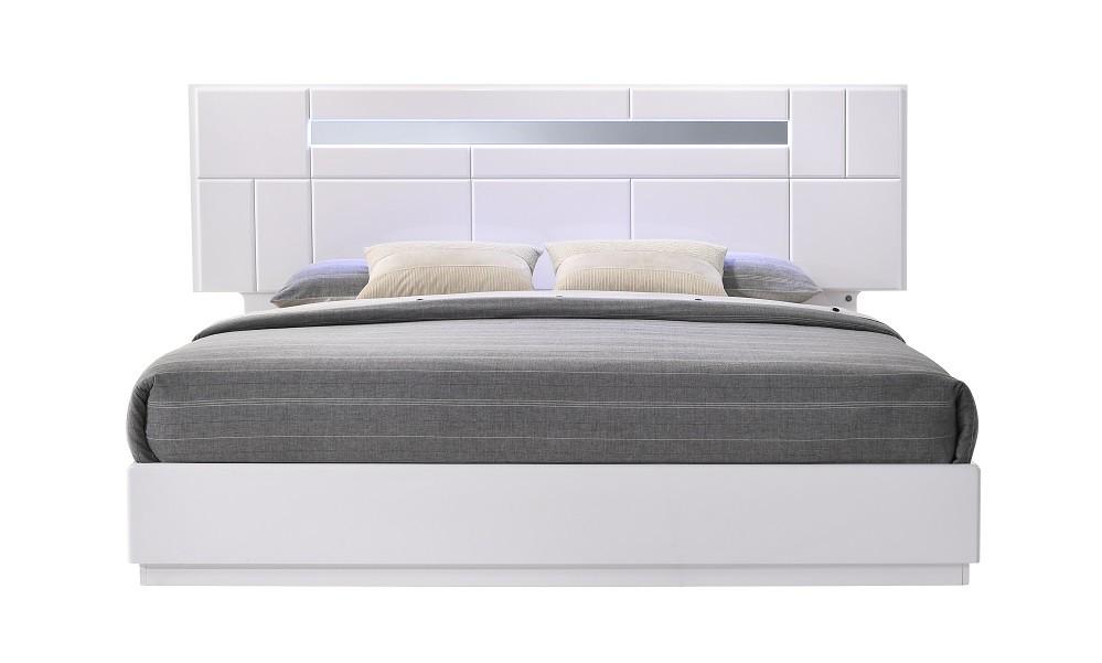 

    
Contemporary King  Bedroom Set in White Lacquer and Chrome Set 5Pcs J&M Palermo

