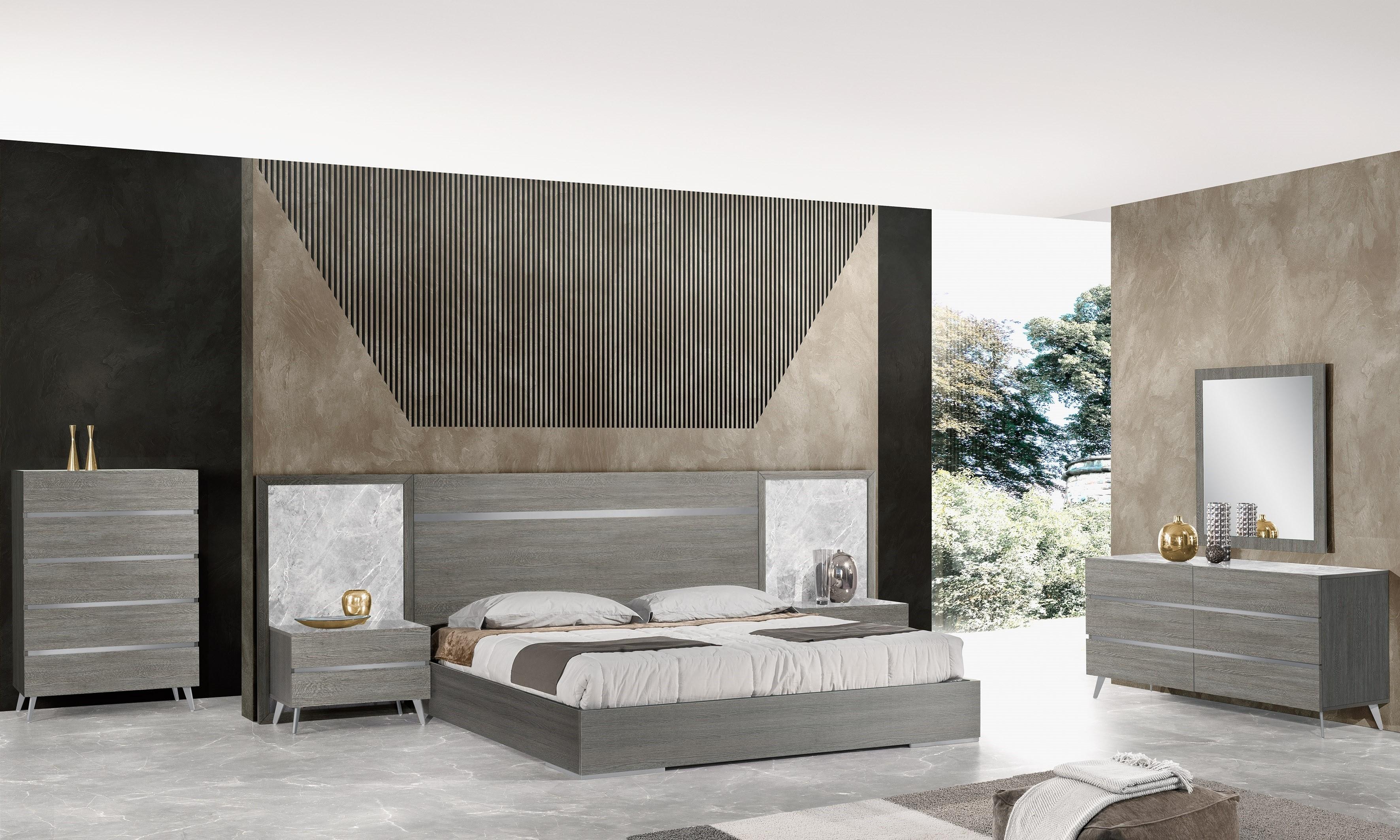 

    
Light Grey Oak Marble Look King Panel Bedroom Set 3Pcs by J&M Furniture Victoria 18699
