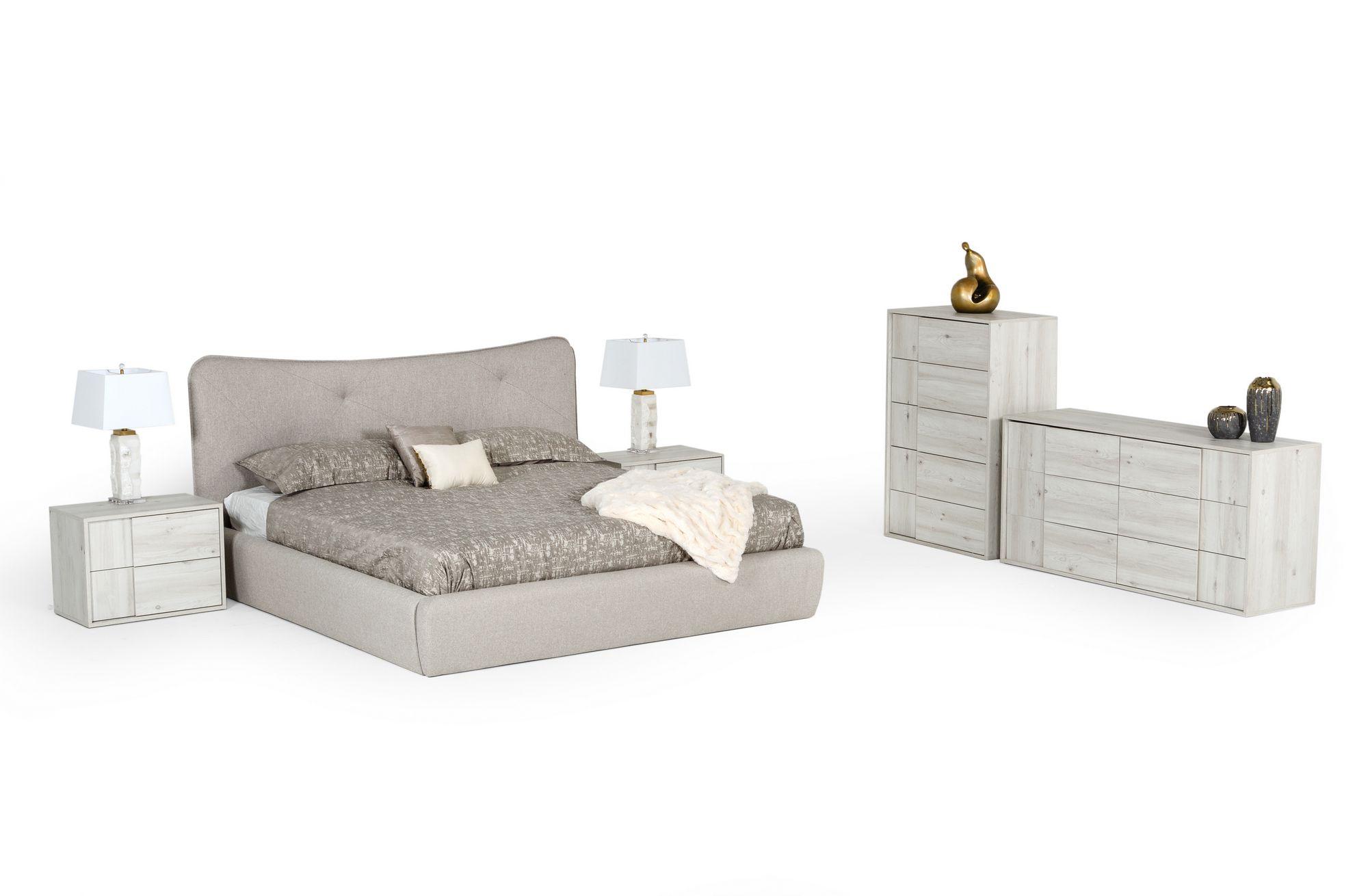

    
VGACALESSIA-BED 77319 VIG Furniture Platform Bed
