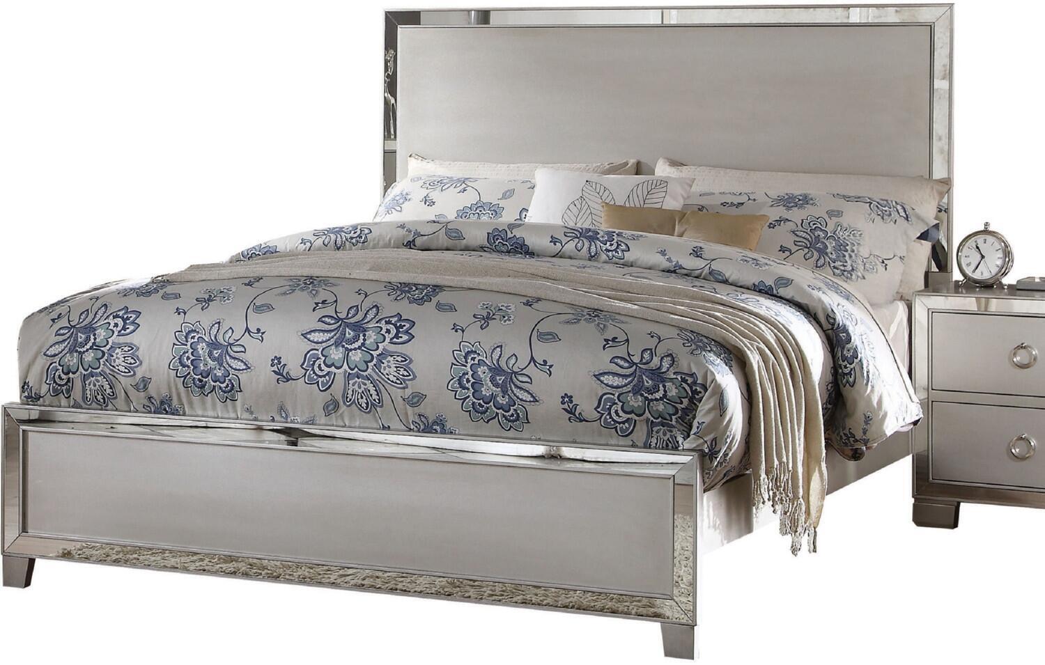 Transitional Panel Bed Voeville II Q Bed 24840Q in Platinum 