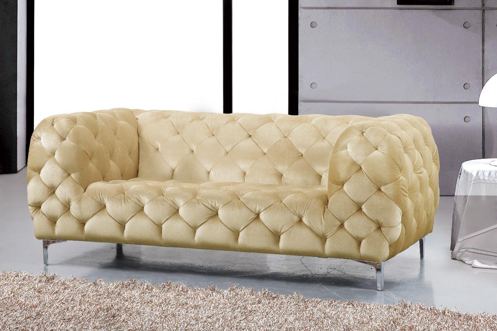 

    
646BE-S-Set-3 Meridian Furniture Sofa Set
