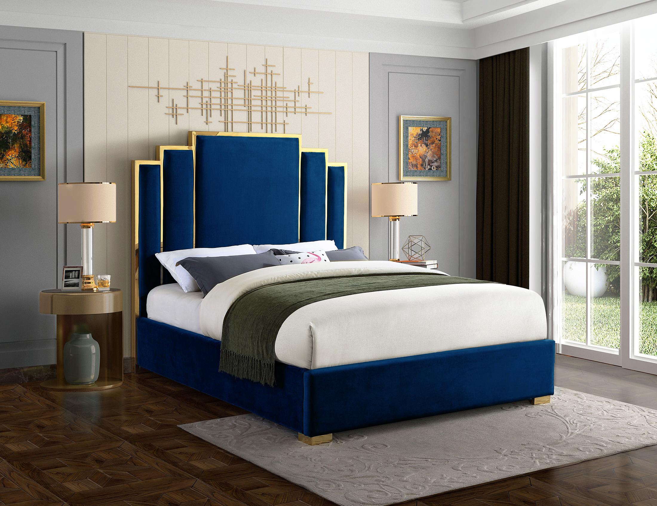 

    
Navy Velvet & Polished Gold Metal King Bed HUGO Meridian Contemporary Modern
