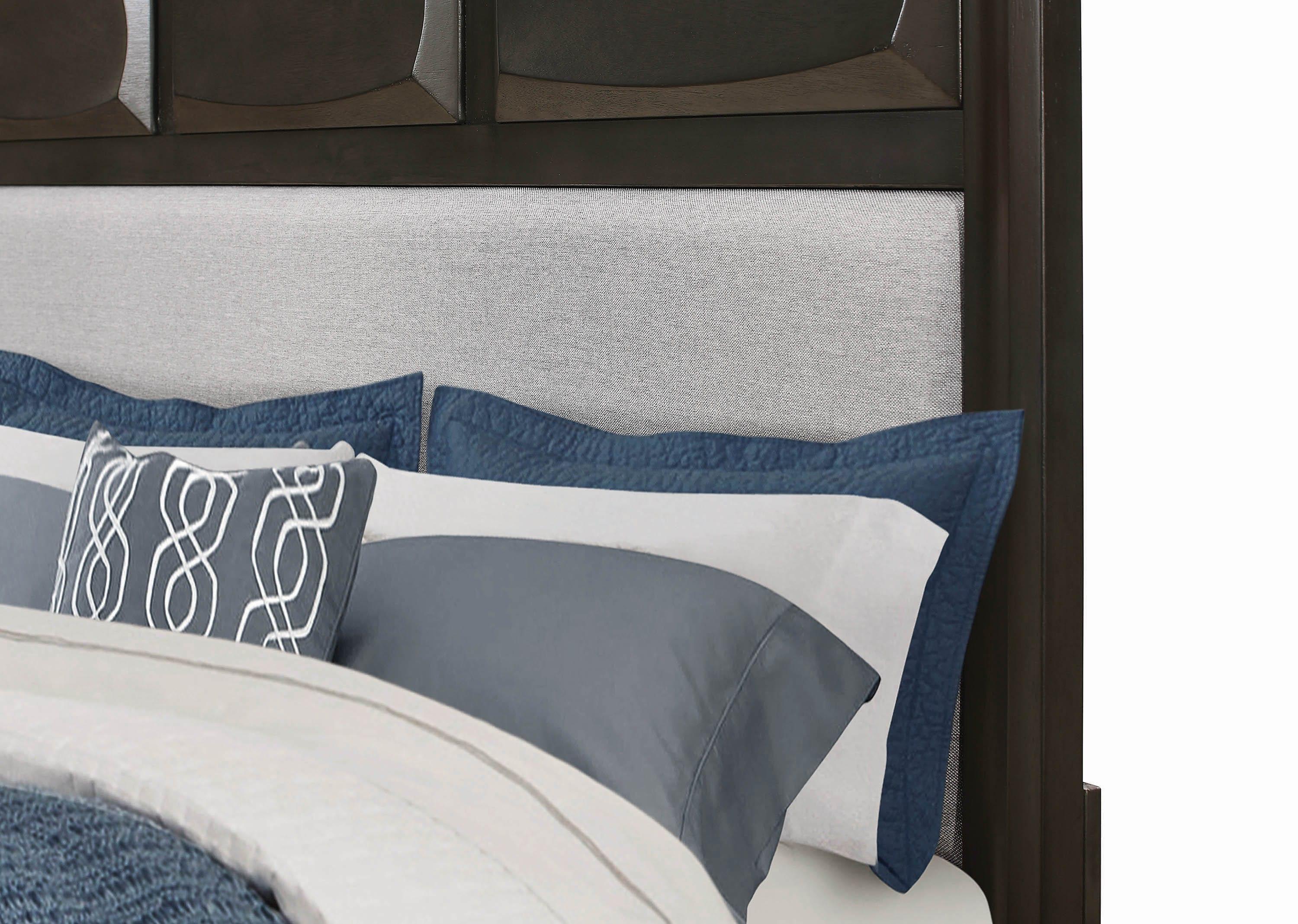 

    
Modern Gray Wood E king bed Decker by Coaster
