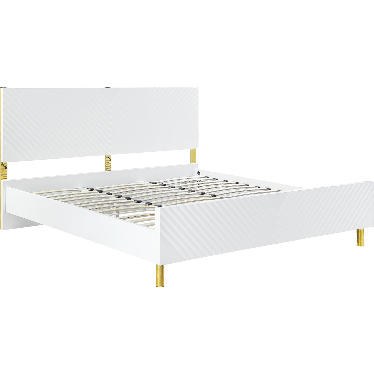

    
Acme Furniture Gaines Queen Bed White BD01034Q
