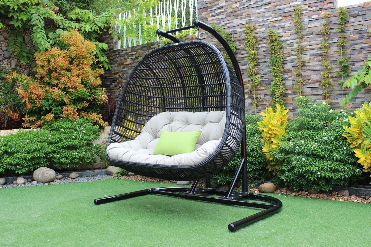 

    
Outdoor Swing Chair Black & Beige Bamboo Rattan Seat VIG Renava San Juan
