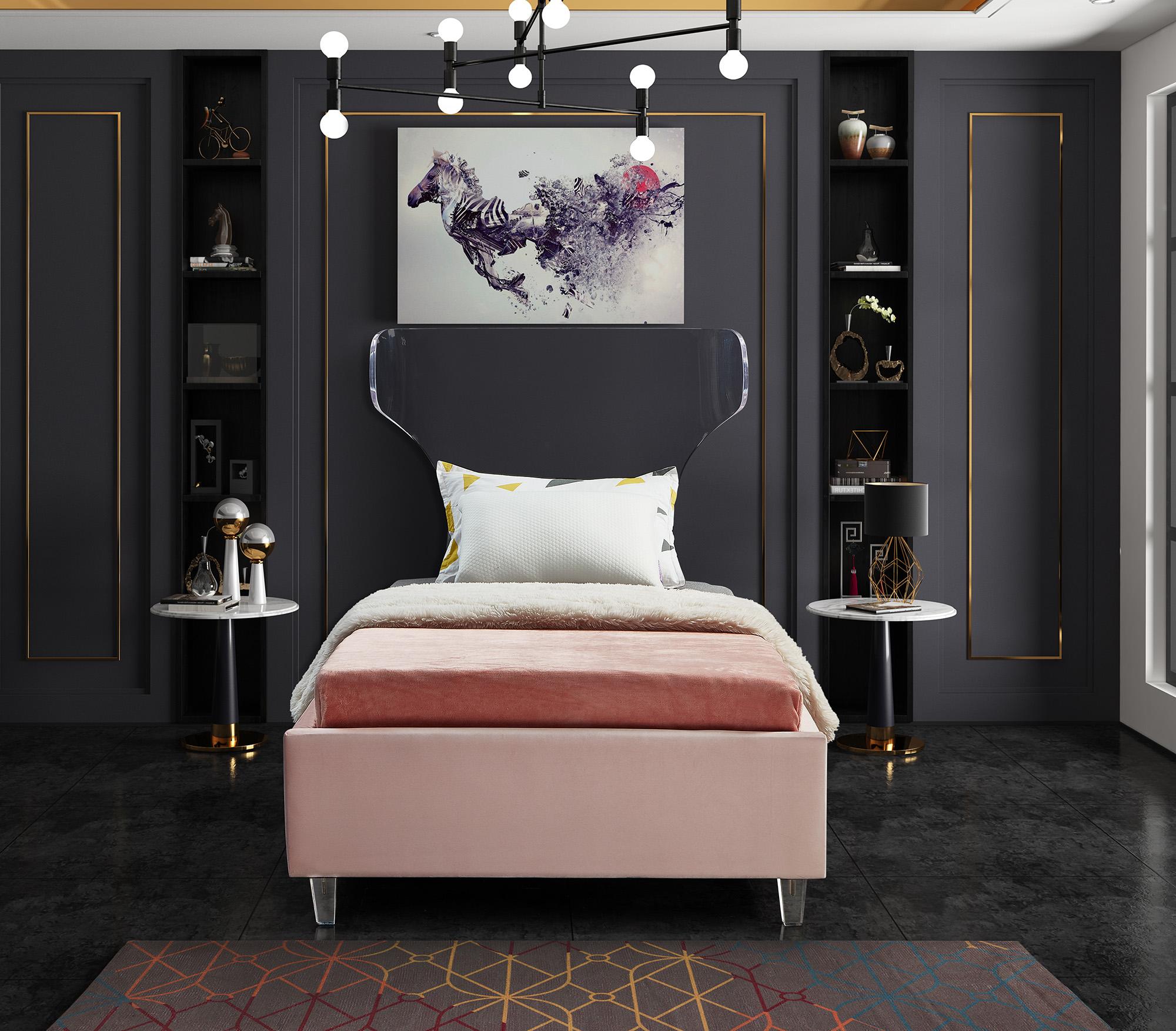 

    
GhostPink-T Meridian Furniture Platform Bed
