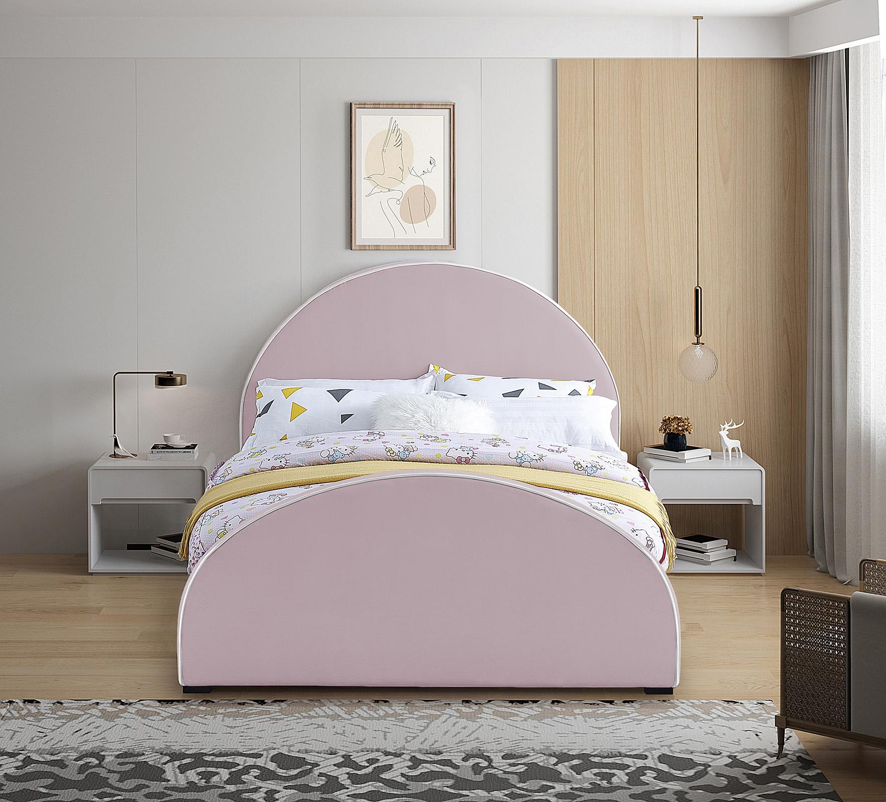 

        
Meridian Furniture BRODY BrodyPink-F Platform Bed Pink Velvet 094308265339
