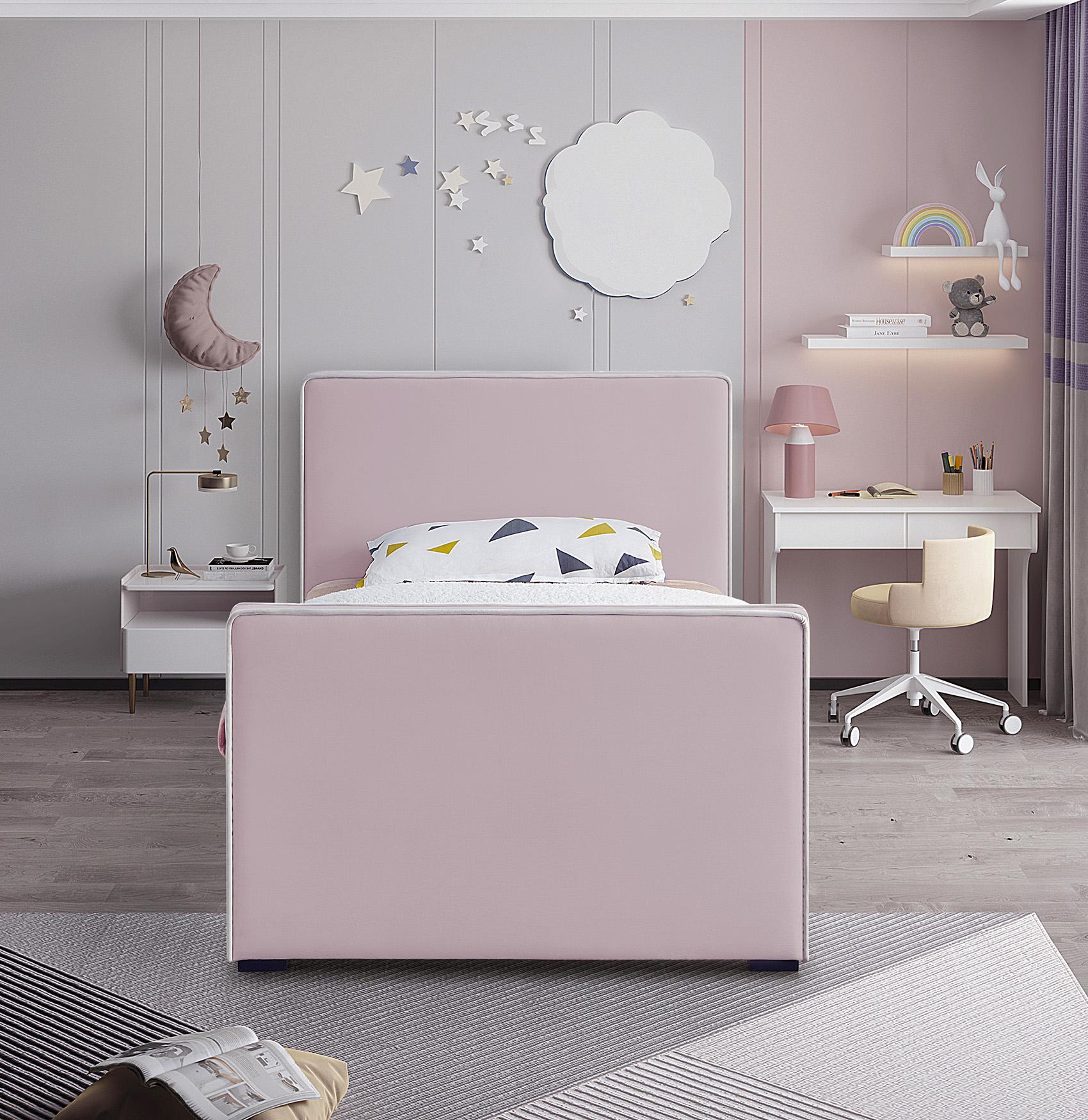 

    
Meridian Furniture DILLARD DillardPink-T Platform Bed Pink DillardPink-T
