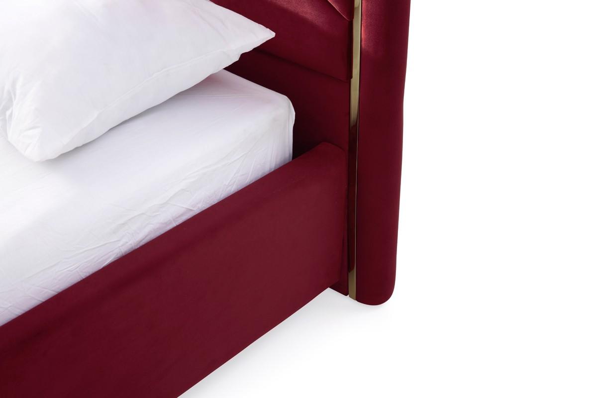 

                    
VIG Furniture HK - JANET BED EK *WINE RED VELVET/CHAMPAGNE GLD Platform Bed Red Fabric Purchase 
