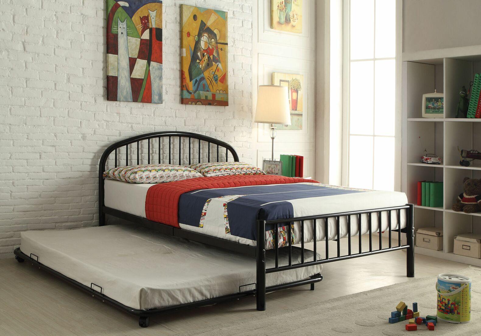 

    
Simple Metal Black Full Bed by Acme Cailyn 30465F-BK

