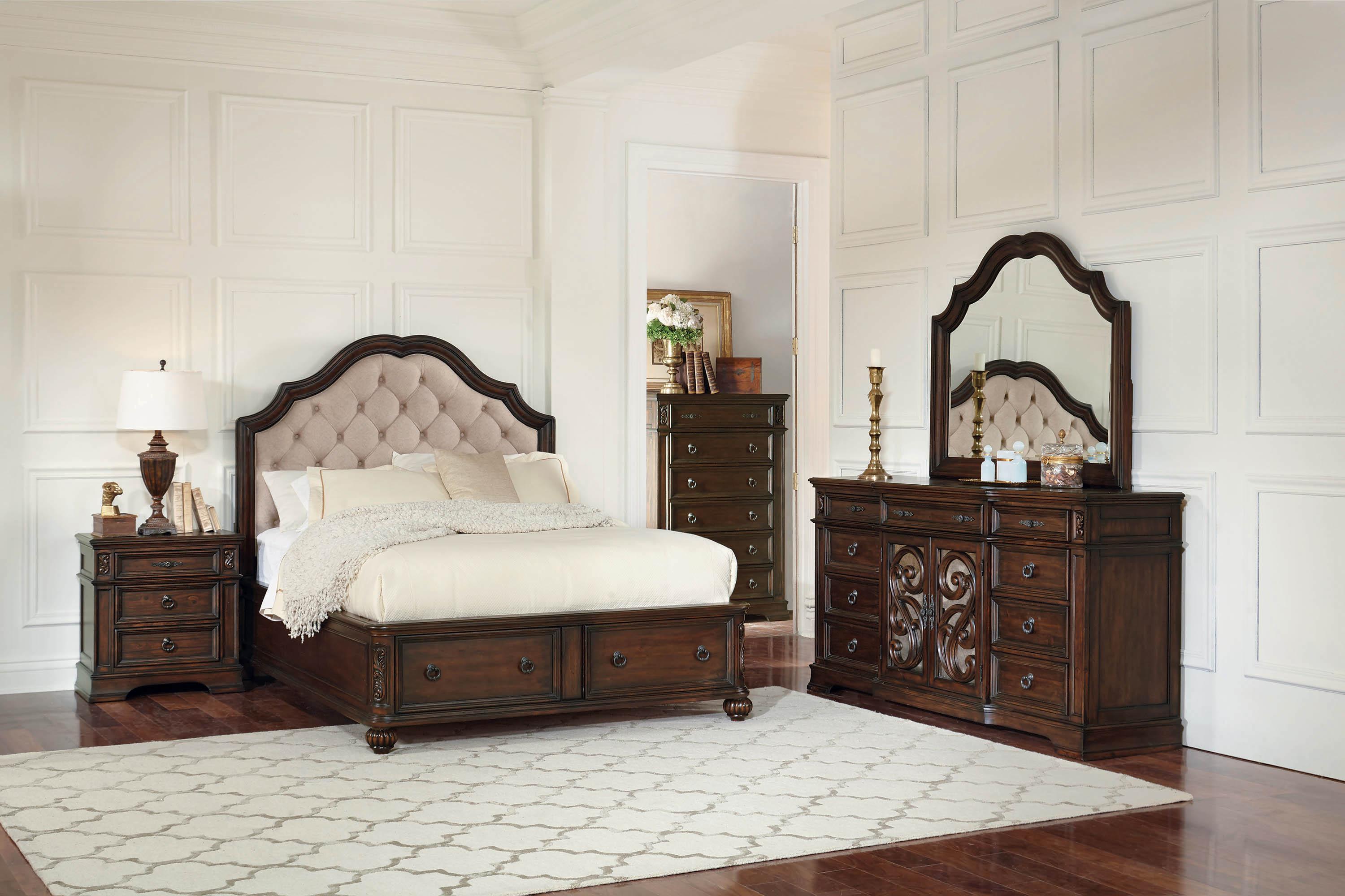 Traditional Panel Bed Ilana 205280Q in Beige 