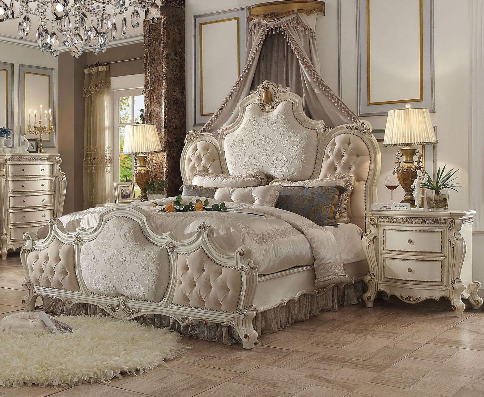 Classic, Traditional Panel Bedroom Set SKU: W003177542 SKU: W003177542-EK-Set-3 in Pearl, Antique Fabric