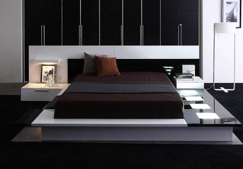 

    
King Bed N/S Included Glossy White Black Contemporary VIG Modrest Impera
