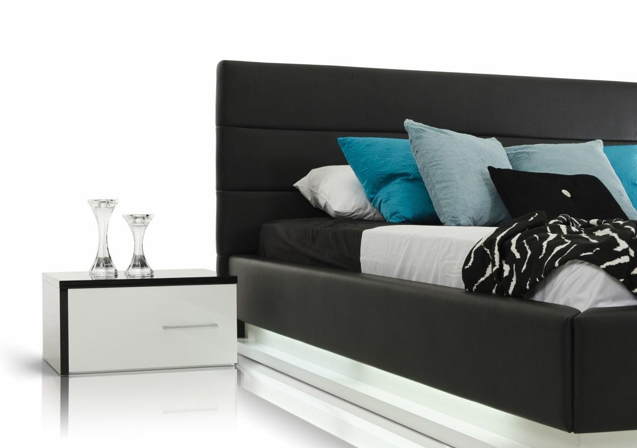 

        
VIG Furniture Modrest Infinity Nightstand White/Black  00840729116596
