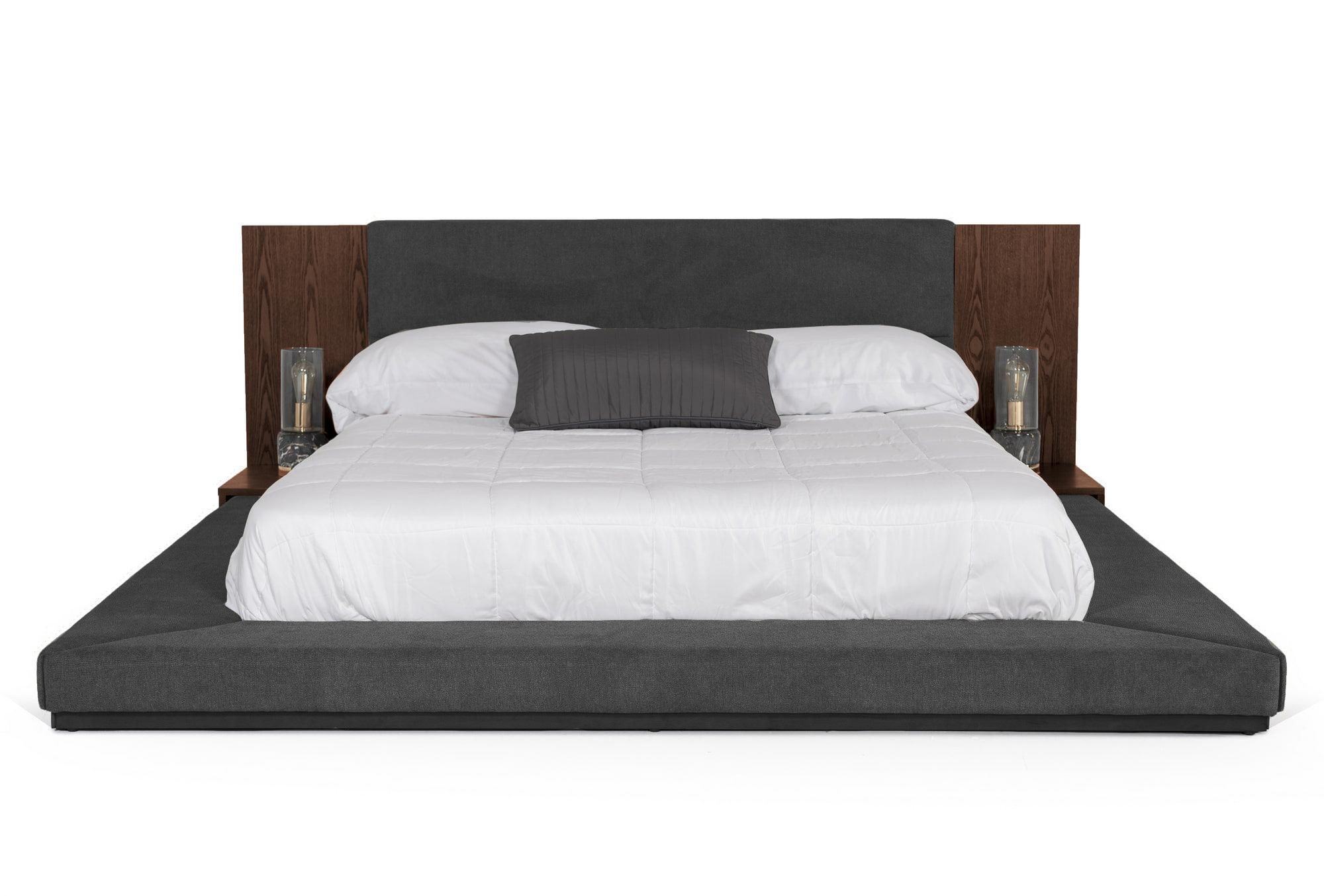 

    
Brown & Gray Fabric Q Platform Bedroom Set by VIG Nova Domus Jagger
